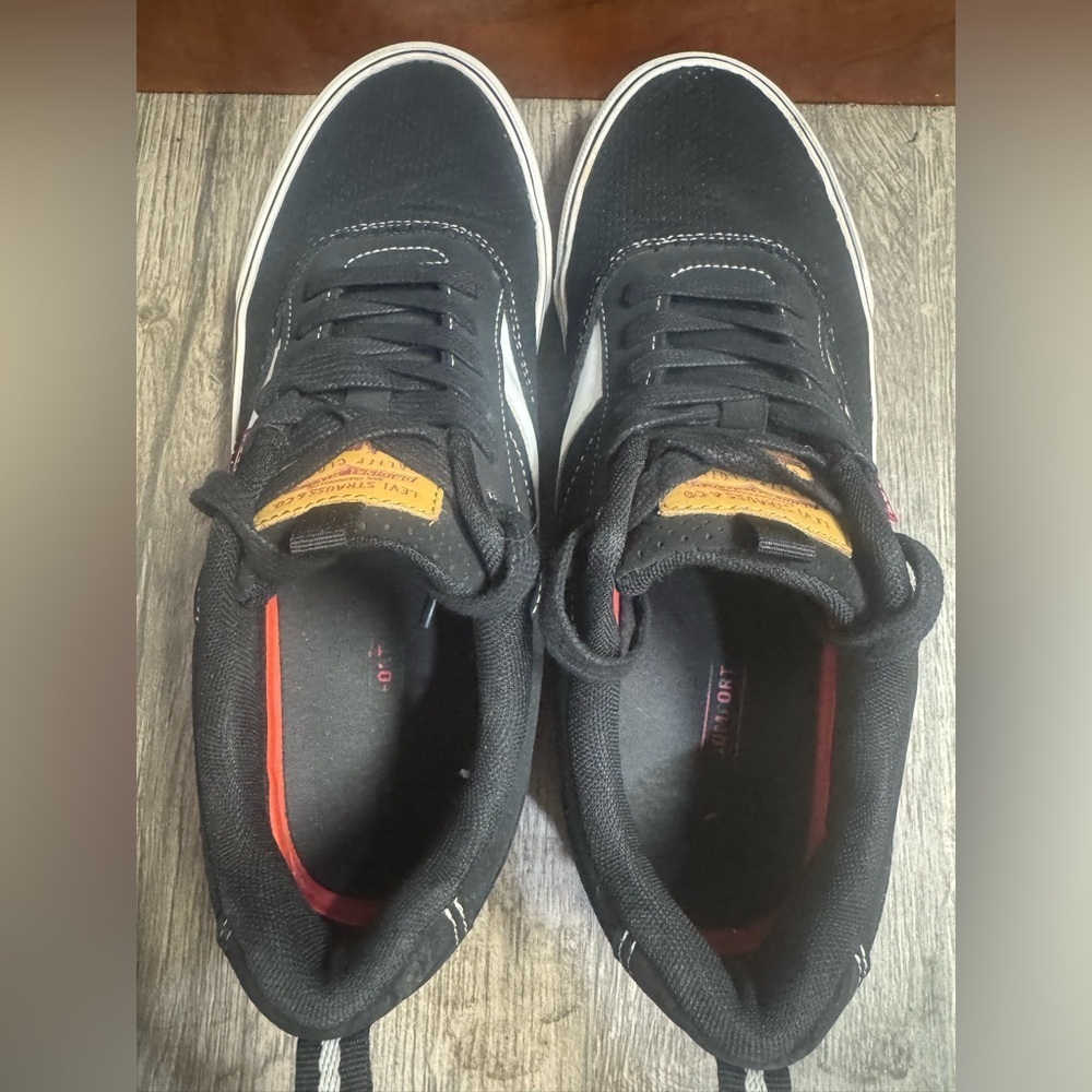Levi's Men's Black and White Casual Sneakers - Picture 8 of 11
